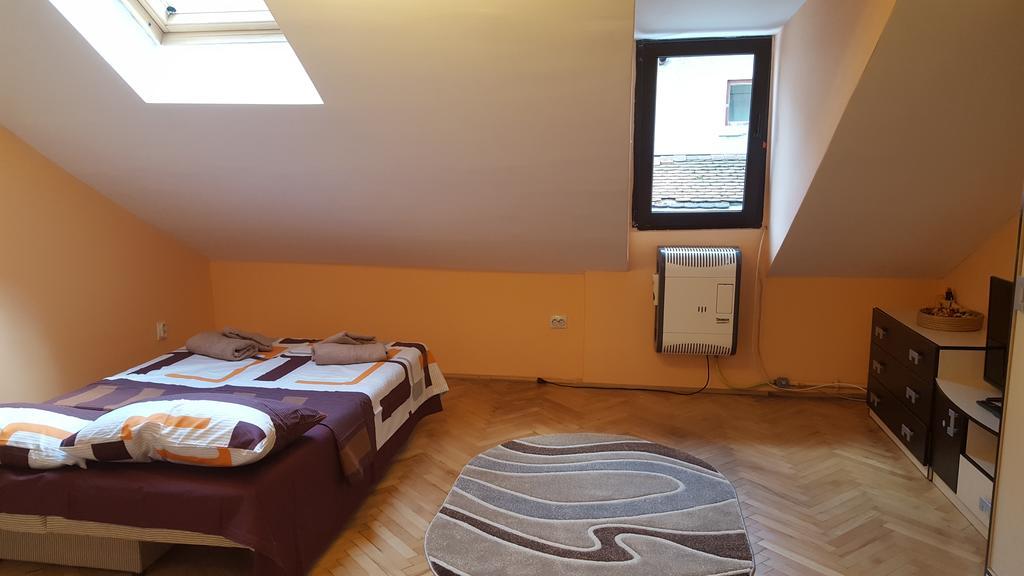 Apartment Piata Sfatului - *